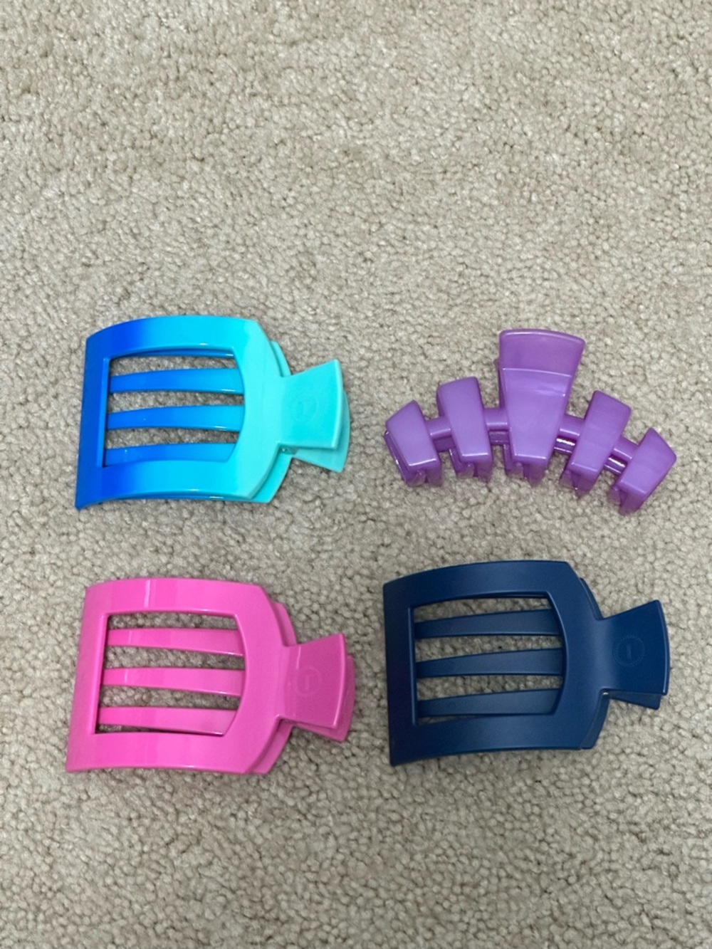 TELETIES Hair Clips Flat & Regular- Lot‎ of 4 - Includes 4 Large EUC